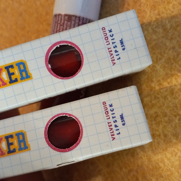 red velvet liquid lipstick - Picture 3 of 5